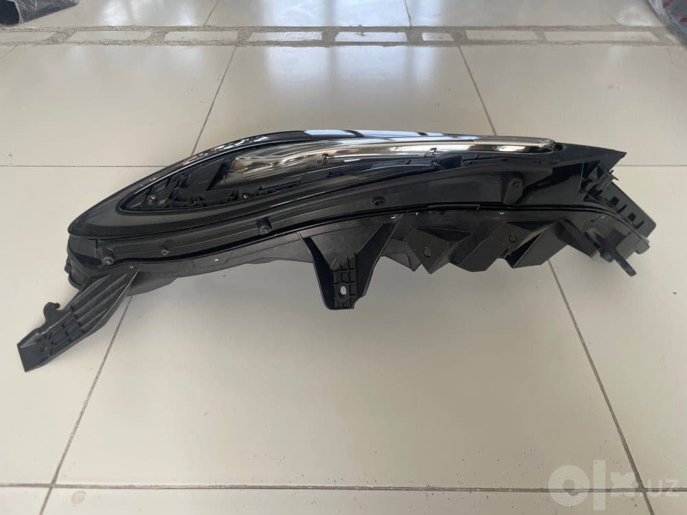 Fara Breket Oldi LH — Hongqi EQM5